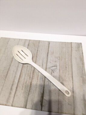 Vintage Ultratemp Slotted #1 Serving Spoon Almond Robinson 2115 USA